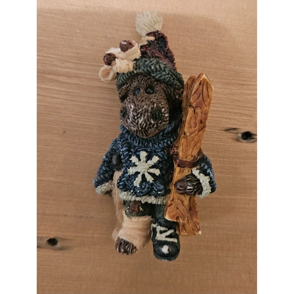 Enesco Winter Moose Figurine Skiing Brooch Holiday EGON THE SKIER Moose #26308‎